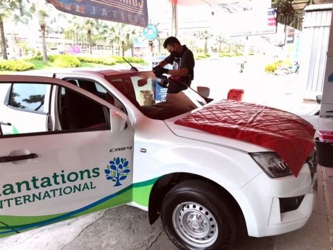 ซ่อมรอยหินดีดบนหน้ากระจก